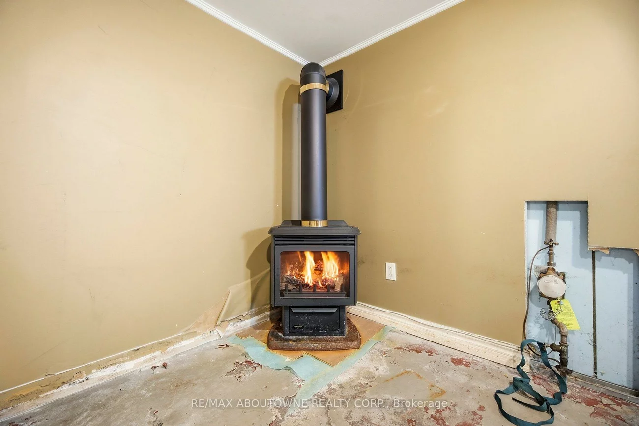 347, Queen Mary, 1002 - CO Central, Oakville