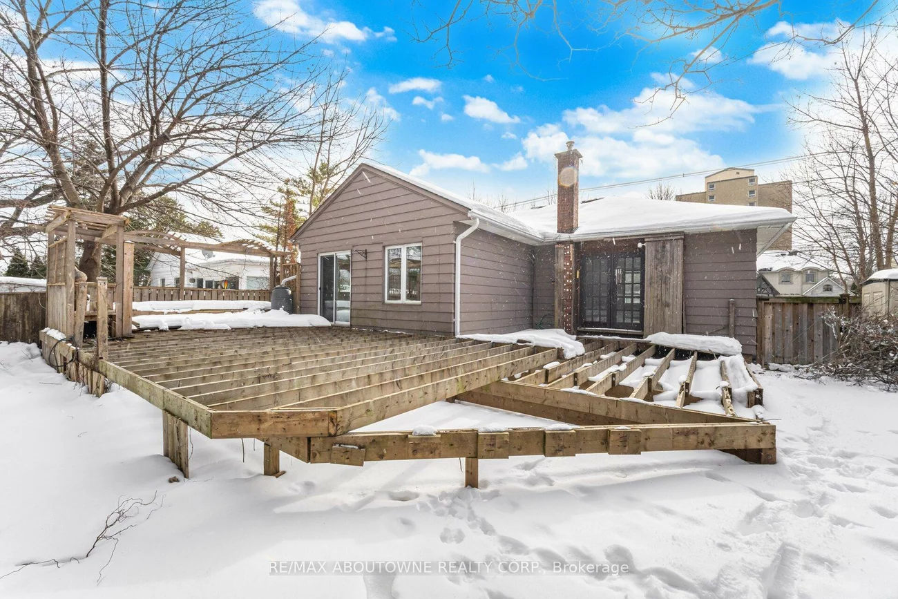 347, Queen Mary, 1002 - CO Central, Oakville