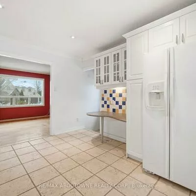 347, Queen Mary, 1002 - CO Central, Oakville