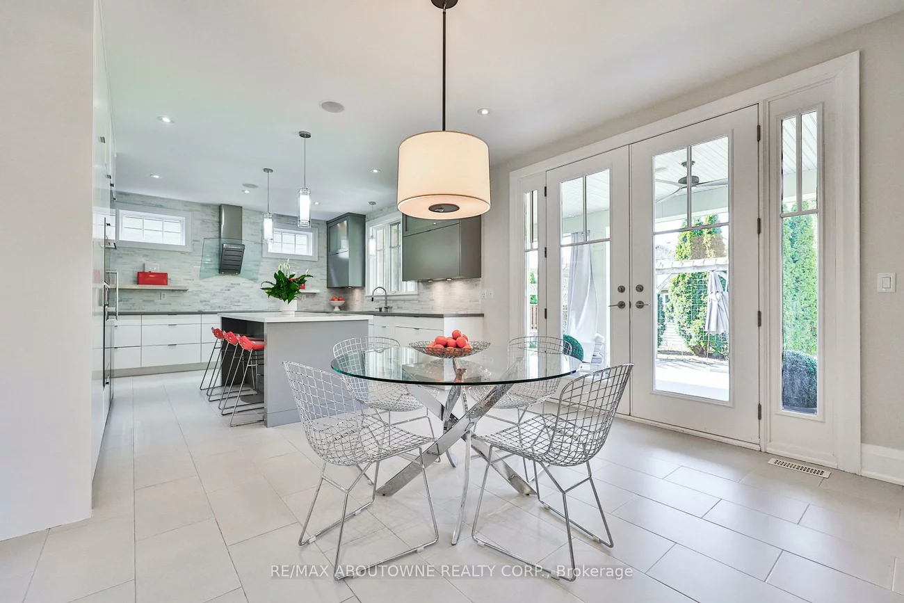 283, Jennings, 1001 - BR Bronte, Oakville