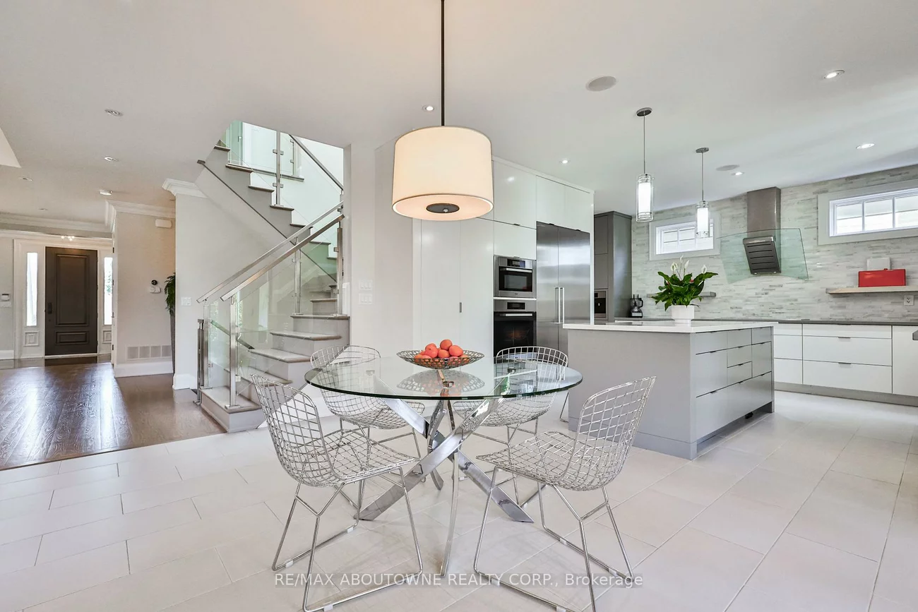 283, Jennings, 1001 - BR Bronte, Oakville