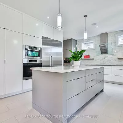 283, Jennings, 1001 - BR Bronte, Oakville