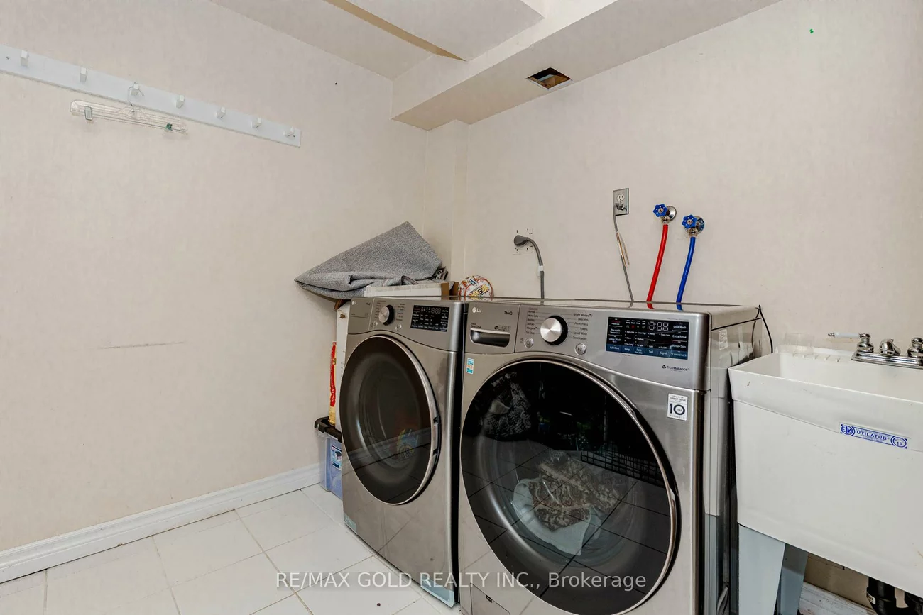 1156, Westview, 1022 - WT West Oak Trails, Oakville