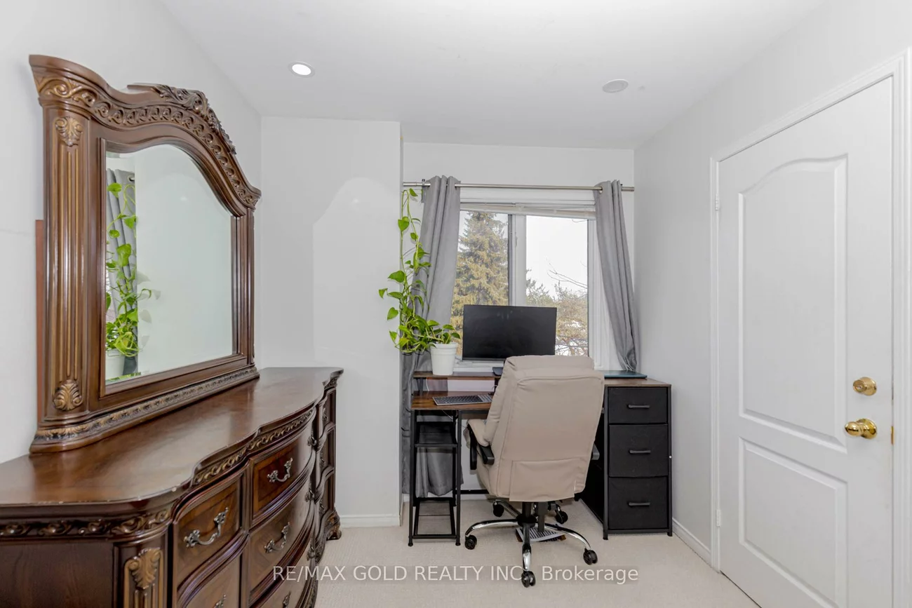 1156, Westview, 1022 - WT West Oak Trails, Oakville