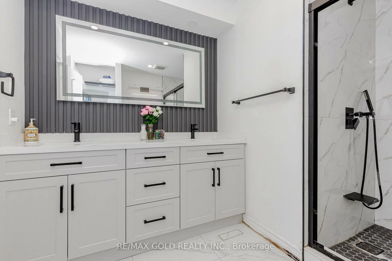 1156, Westview, 1022 - WT West Oak Trails, Oakville