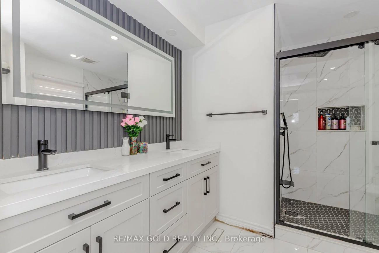 1156, Westview, 1022 - WT West Oak Trails, Oakville