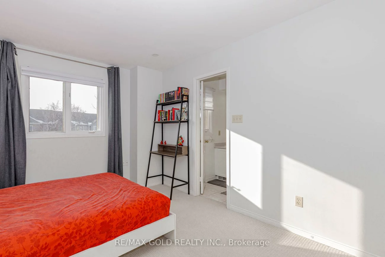 1156, Westview, 1022 - WT West Oak Trails, Oakville