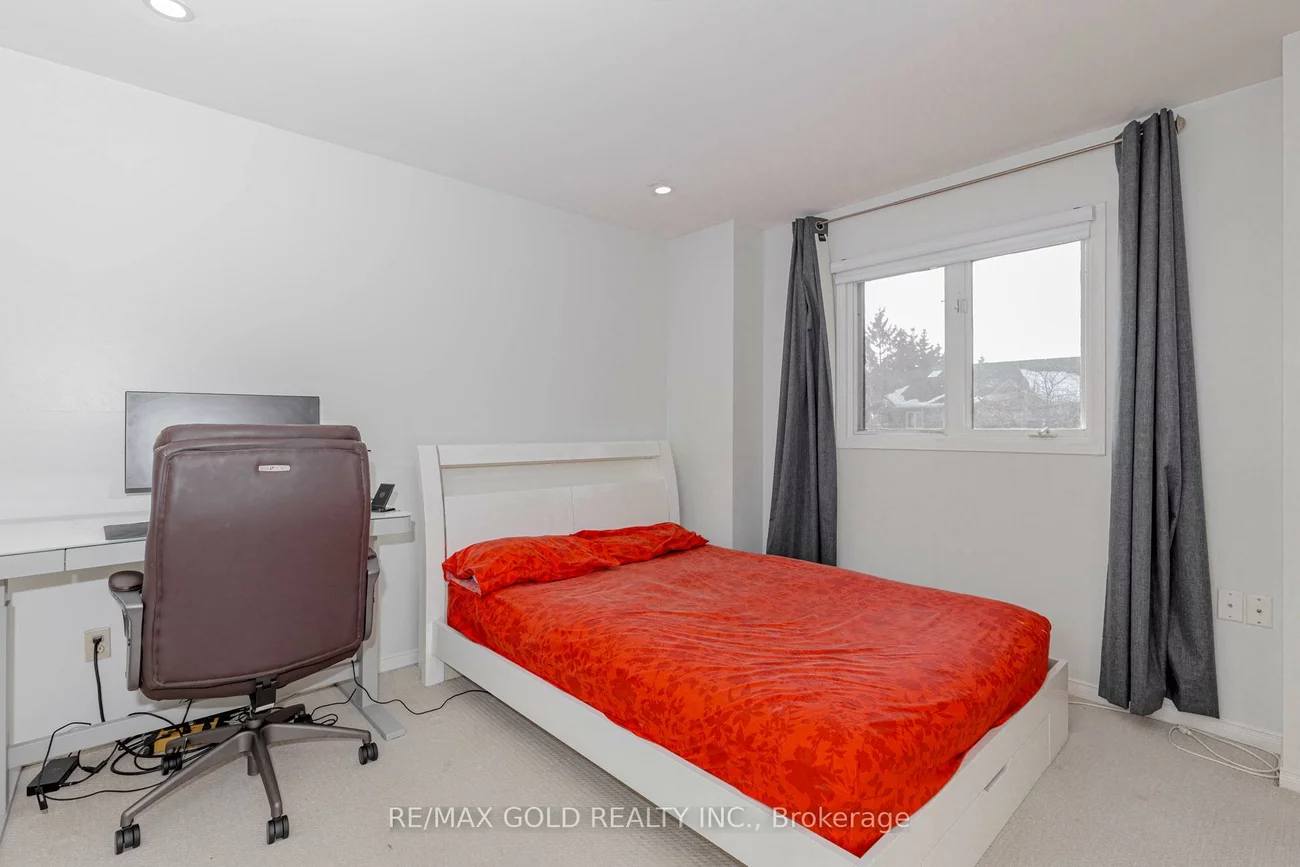 1156, Westview, 1022 - WT West Oak Trails, Oakville