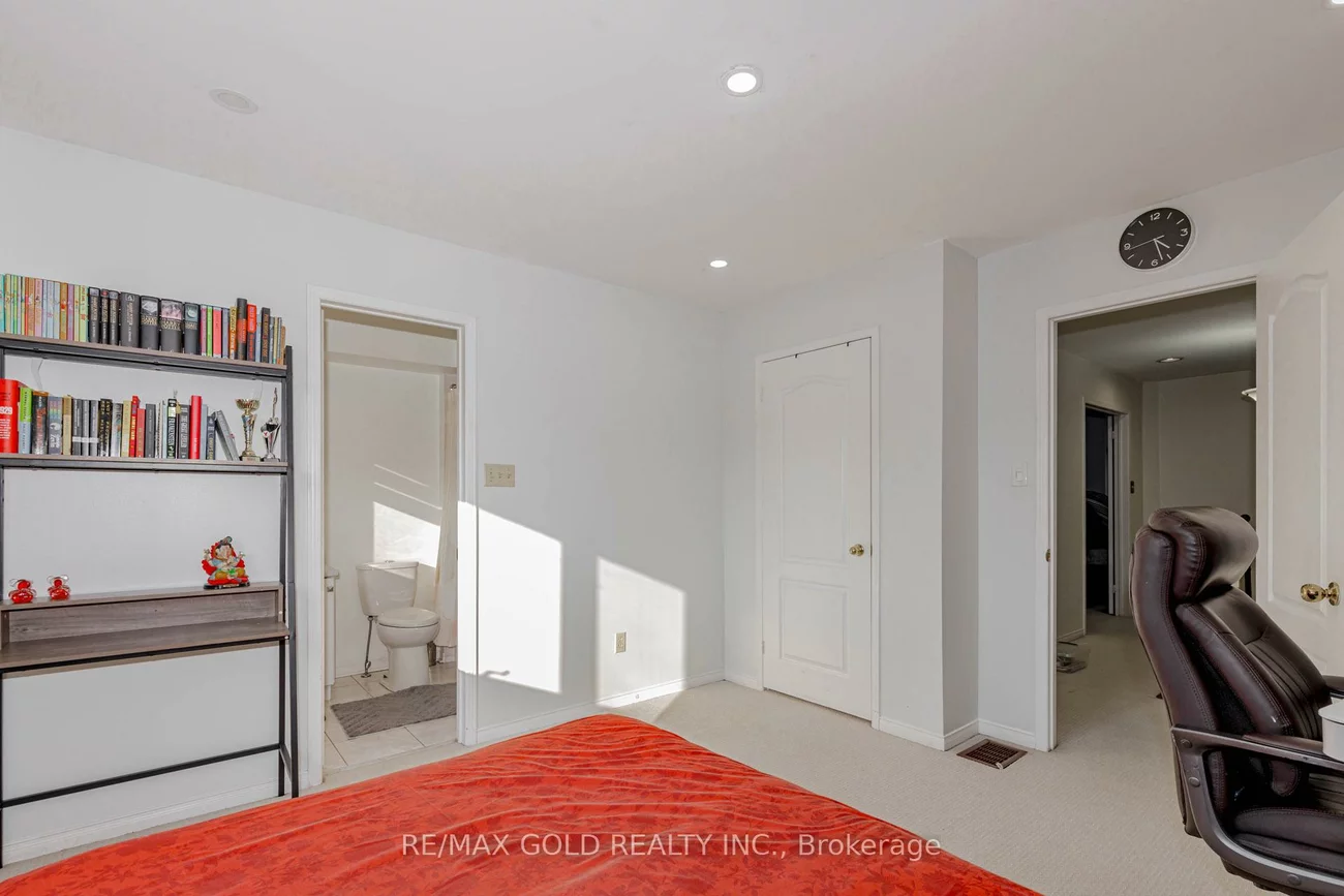 1156, Westview, 1022 - WT West Oak Trails, Oakville