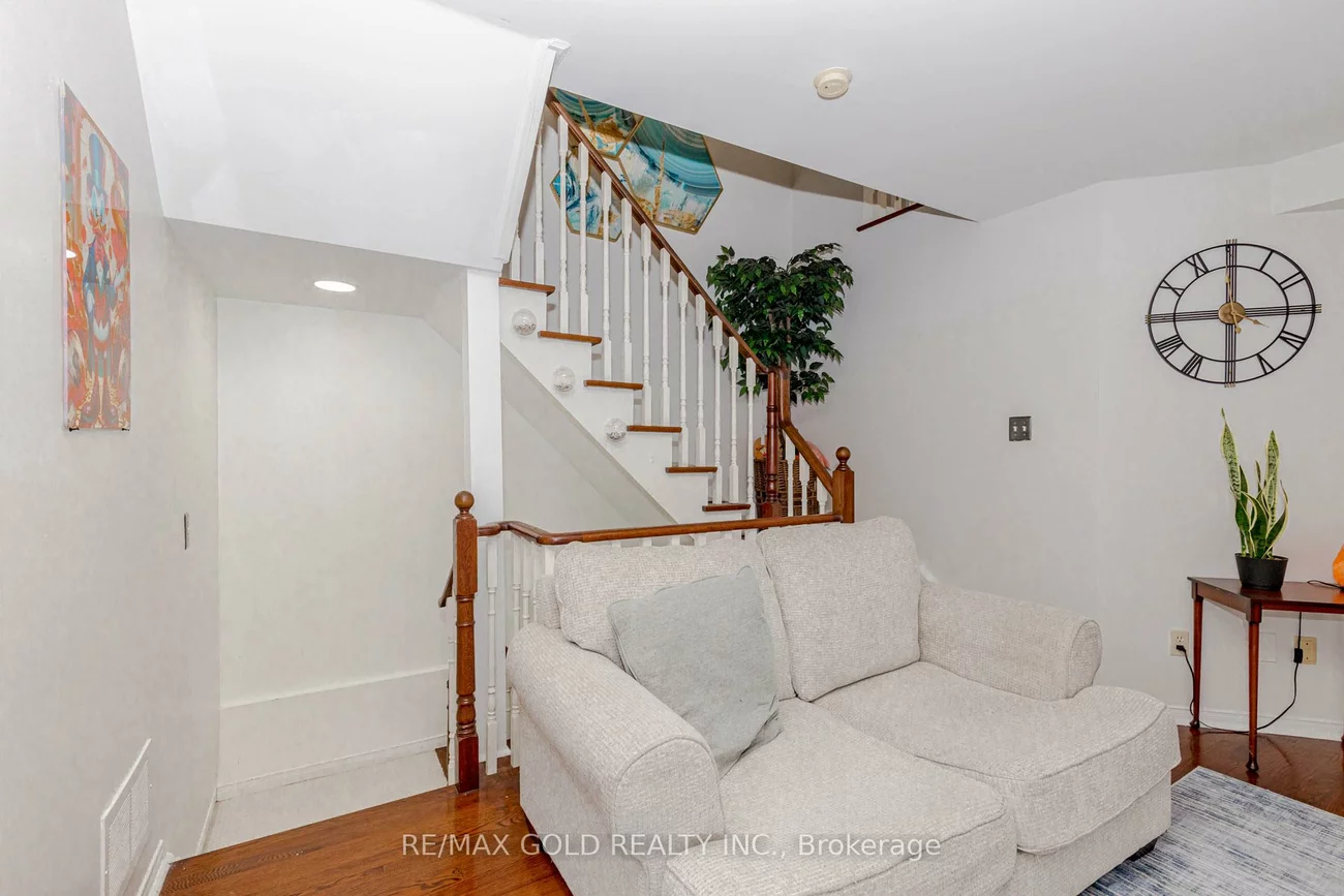 1156, Westview, 1022 - WT West Oak Trails, Oakville