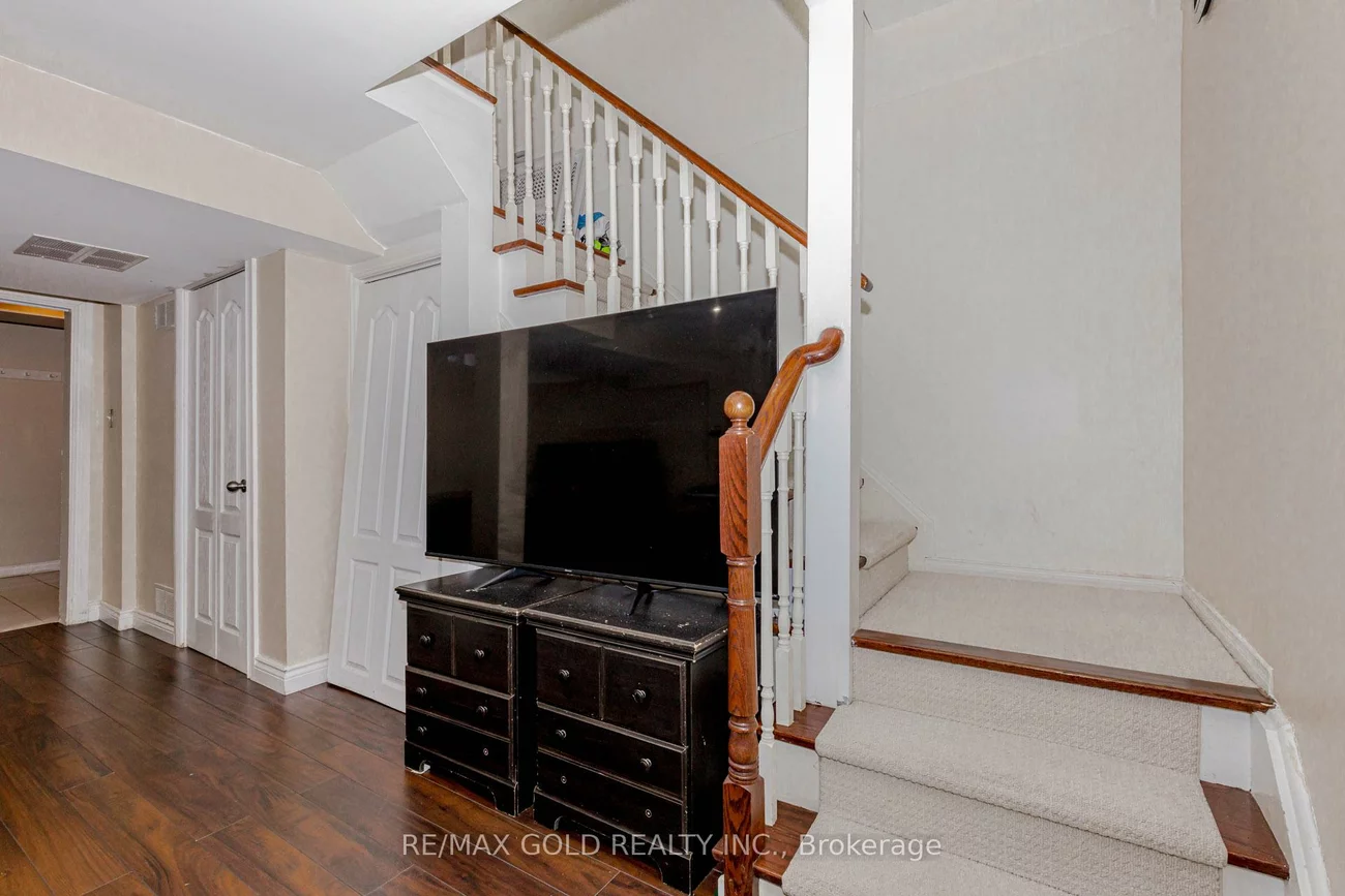 1156, Westview, 1022 - WT West Oak Trails, Oakville