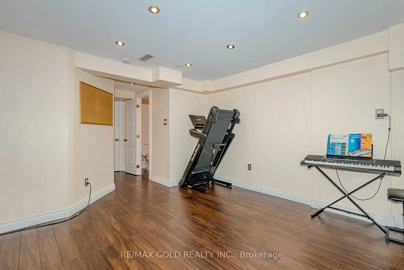 1156, Westview, 1022 - WT West Oak Trails, Oakville