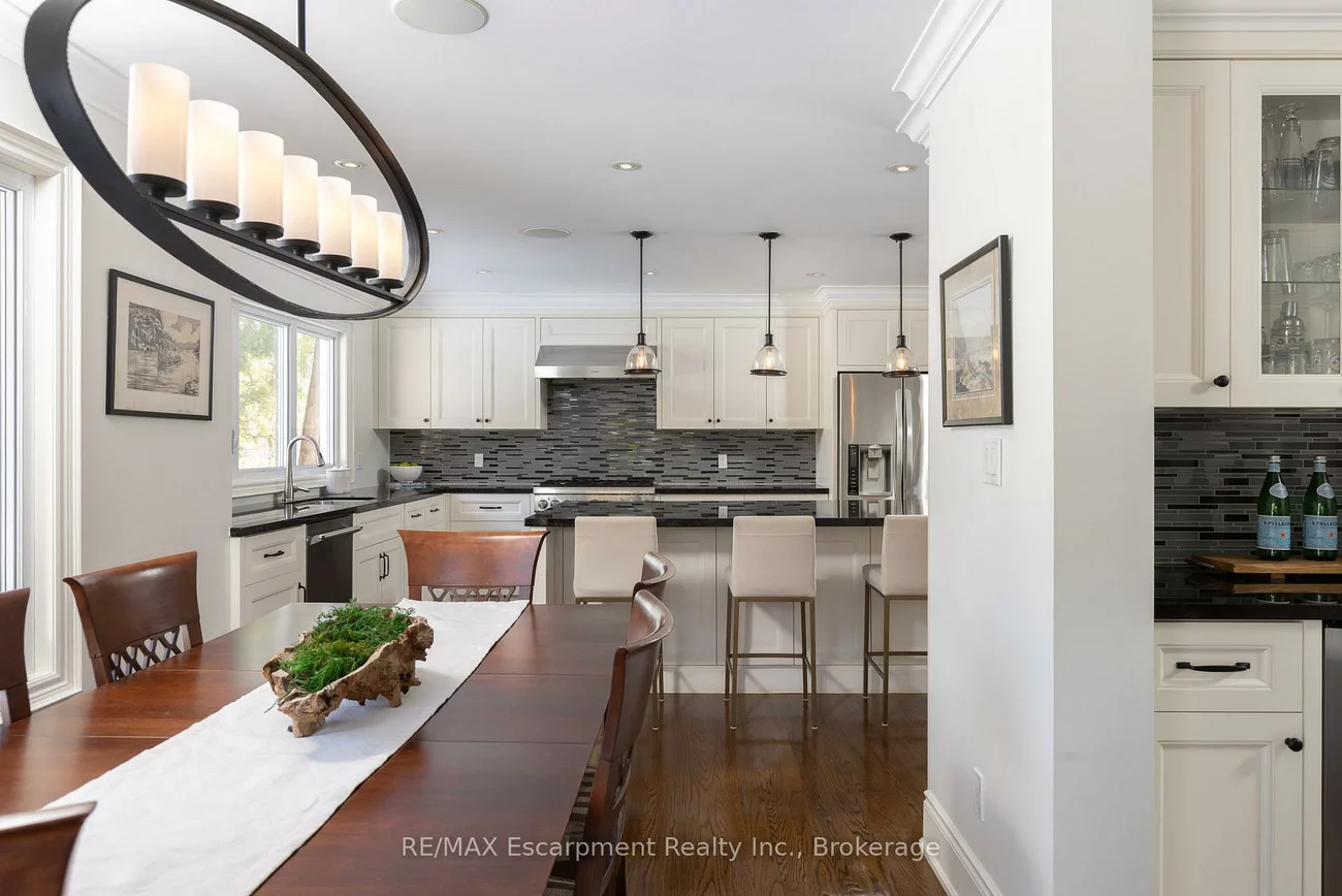 165, Walby, 1017 - SW Southwest, Oakville