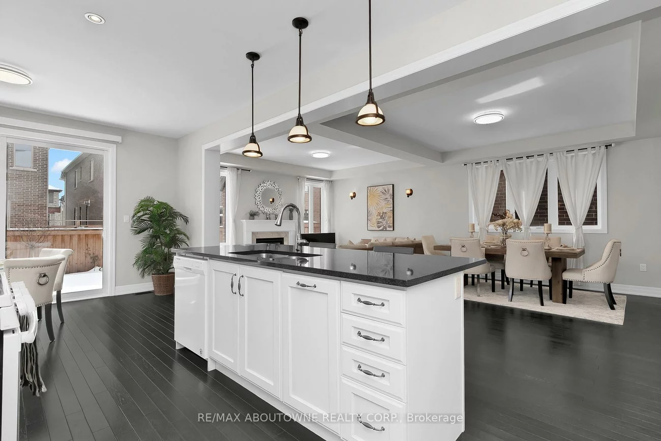 282, Bethpage, 1008 - GO Glenorchy, Oakville