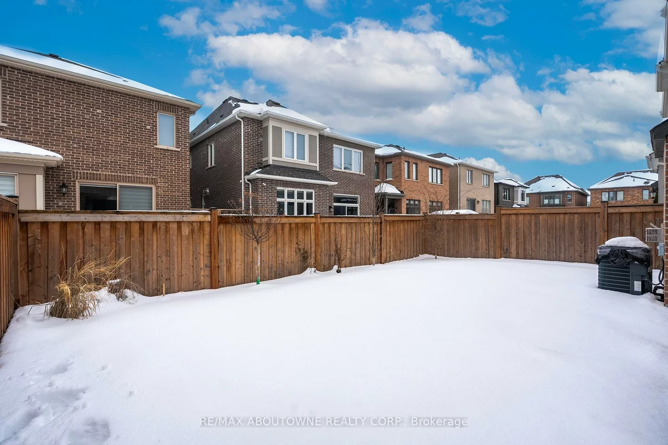 282, Bethpage, 1008 - GO Glenorchy, Oakville