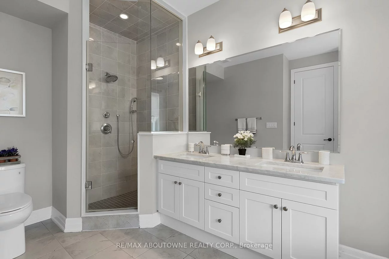 282, Bethpage, 1008 - GO Glenorchy, Oakville