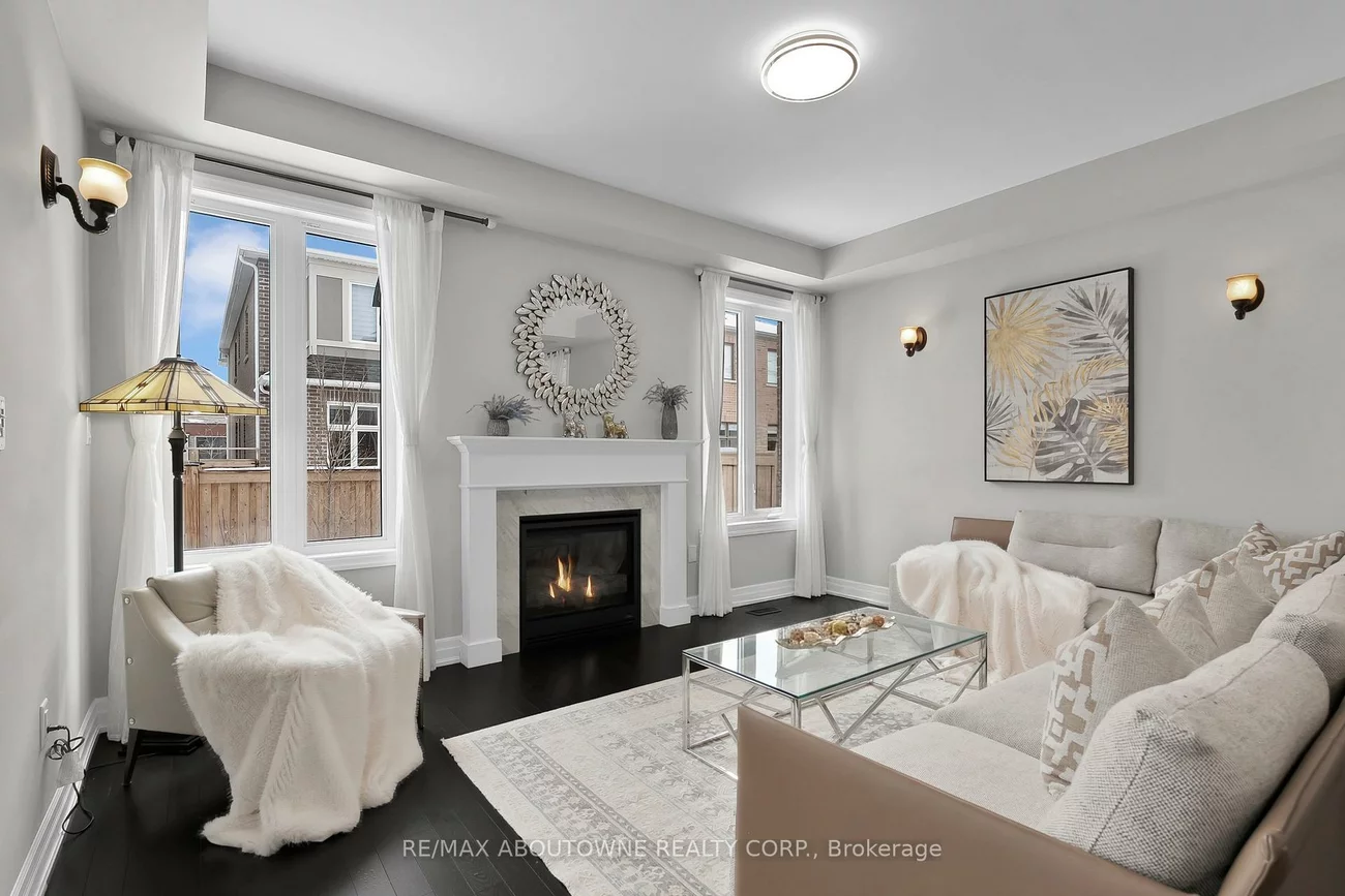 282, Bethpage, 1008 - GO Glenorchy, Oakville