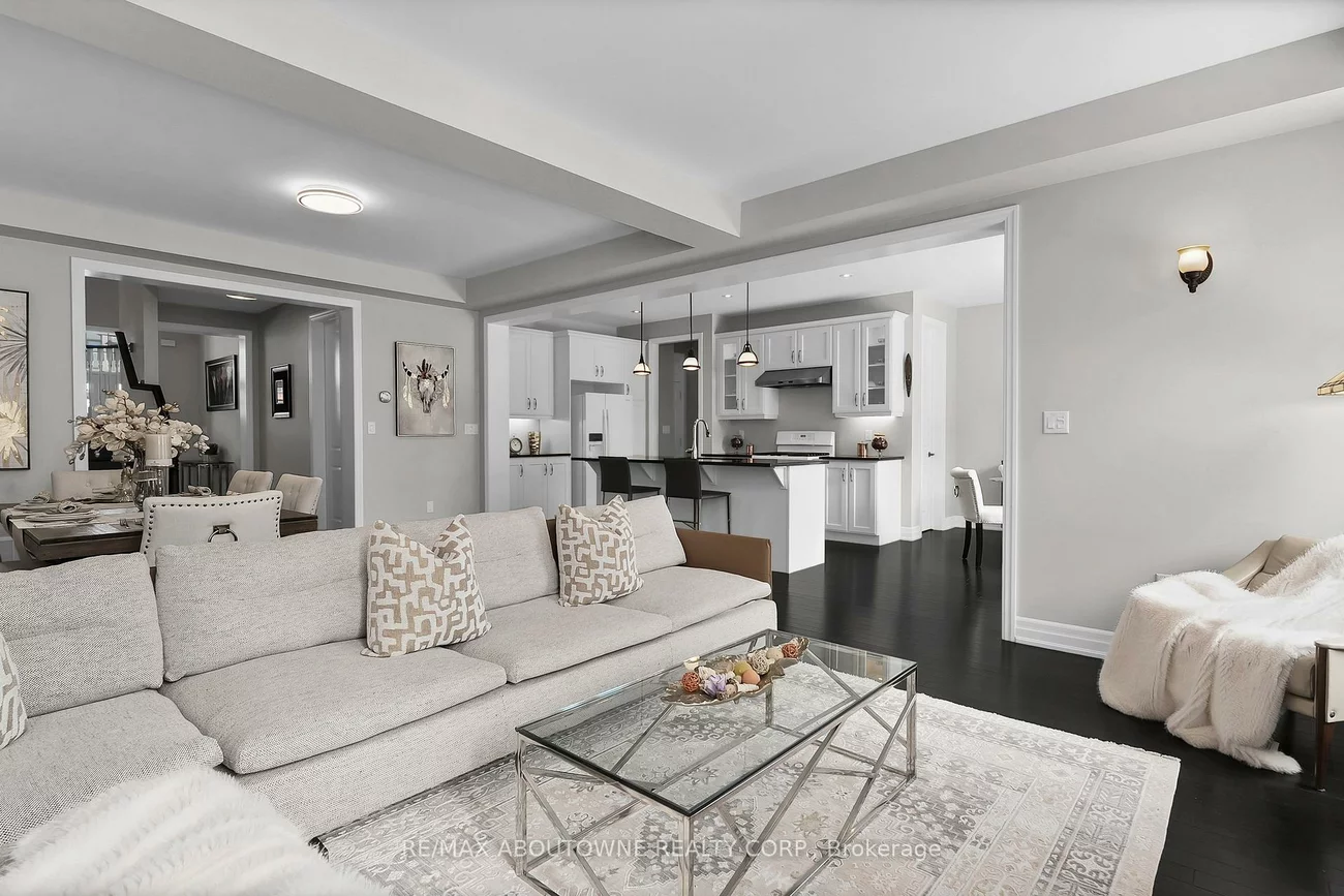 282, Bethpage, 1008 - GO Glenorchy, Oakville