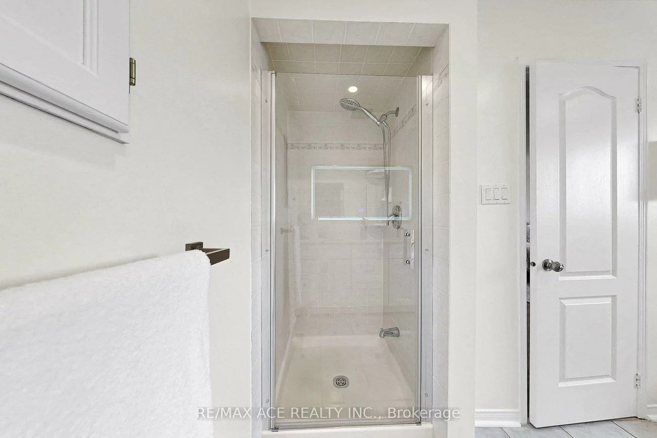 2081, Frontier, 1022 - WT West Oak Trails, Oakville