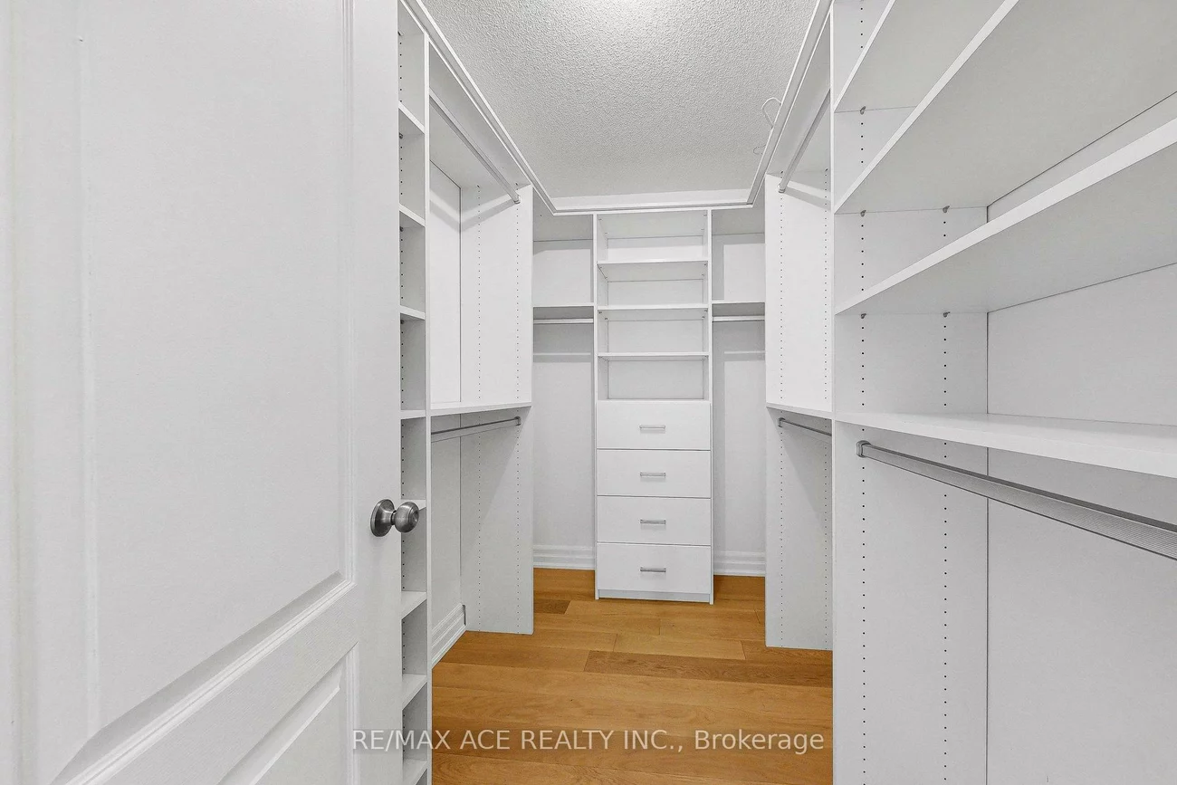 2081, Frontier, 1022 - WT West Oak Trails, Oakville