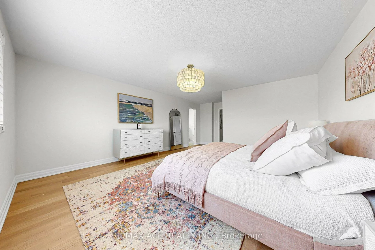 2081, Frontier, 1022 - WT West Oak Trails, Oakville