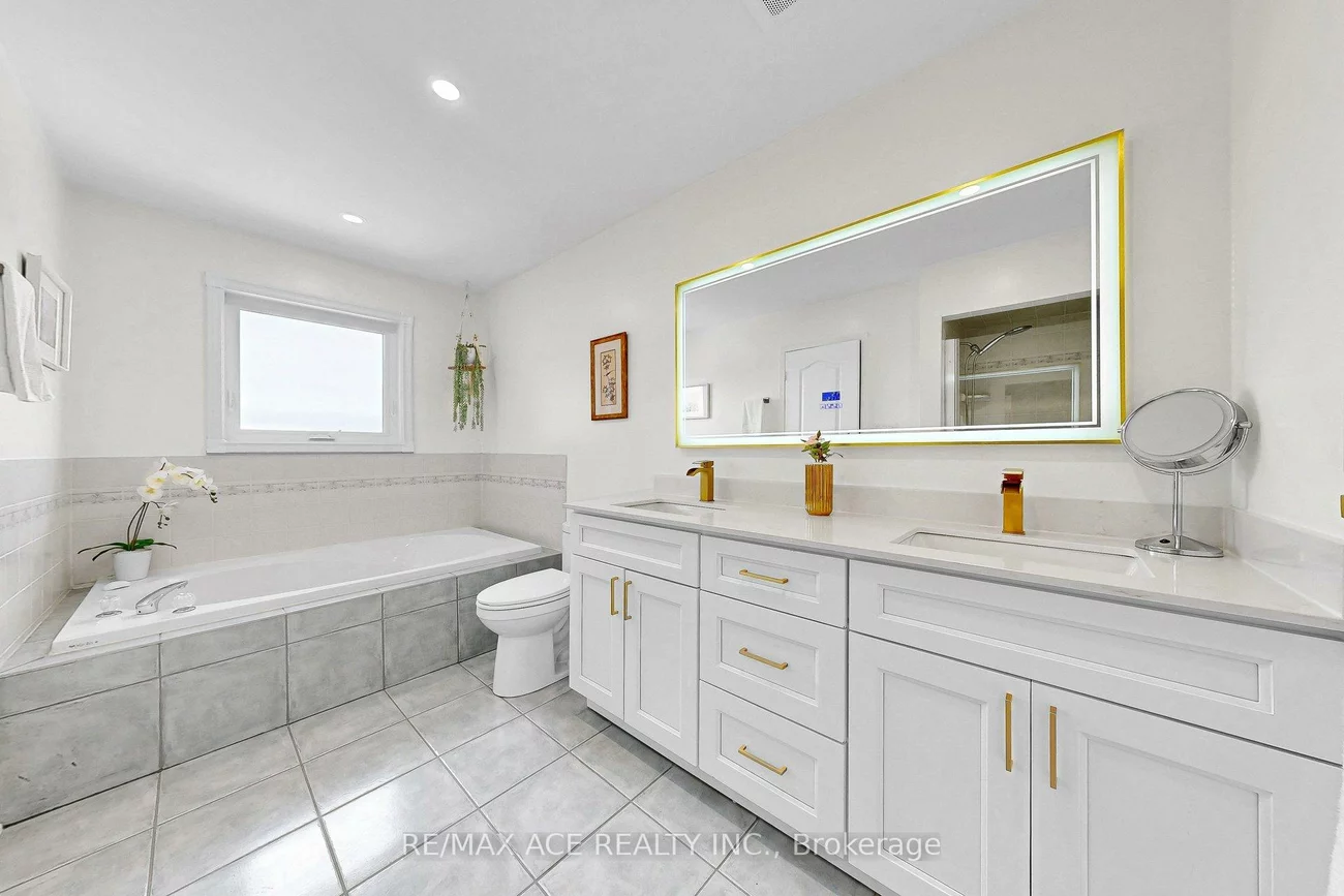 2081, Frontier, 1022 - WT West Oak Trails, Oakville