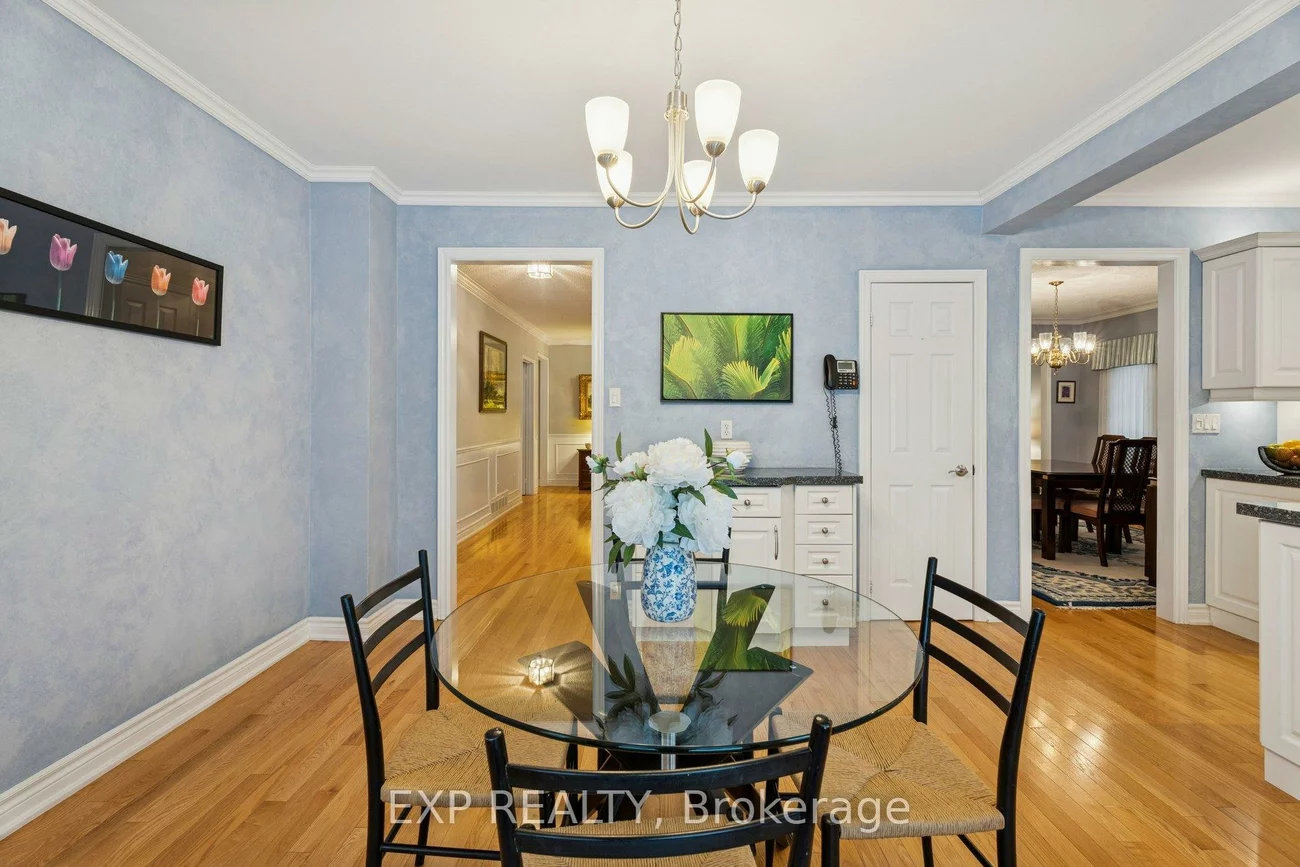 209, Nottingham, 1003 - CP College Park, Oakville