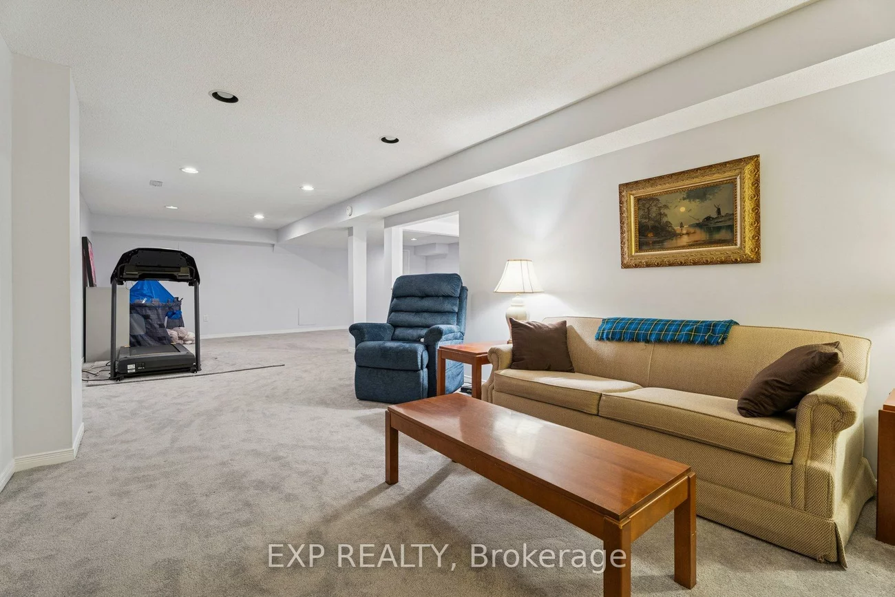 209, Nottingham, 1003 - CP College Park, Oakville