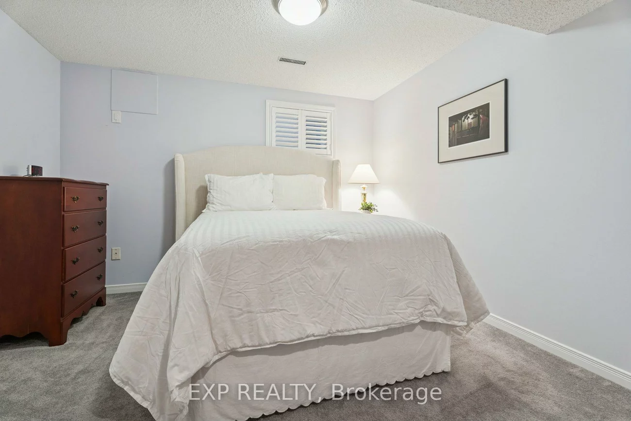 209, Nottingham, 1003 - CP College Park, Oakville