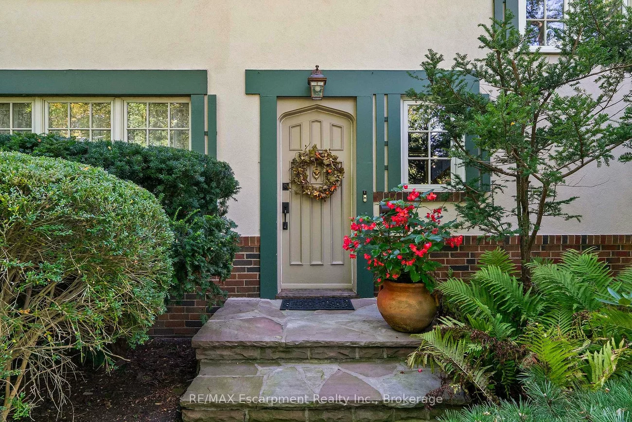 74, Howard, 1013 - OO Old Oakville, Oakville