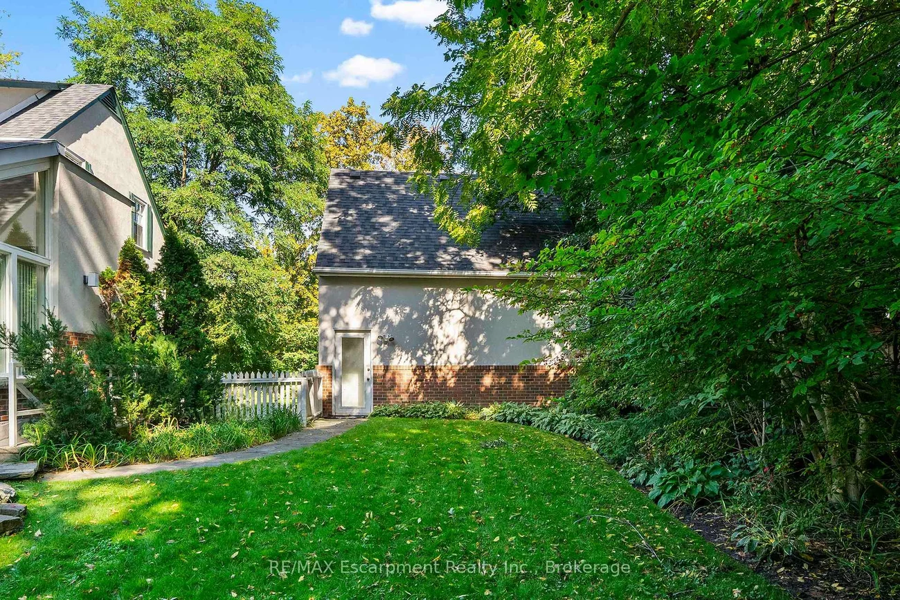 74, Howard, 1013 - OO Old Oakville, Oakville