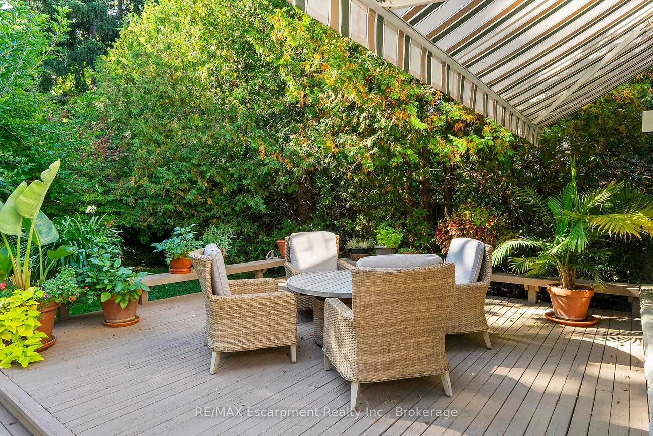 74, Howard, 1013 - OO Old Oakville, Oakville