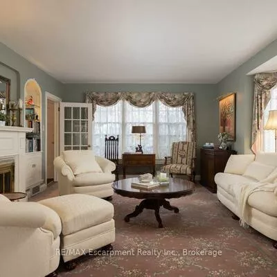 74, Howard, 1013 - OO Old Oakville, Oakville