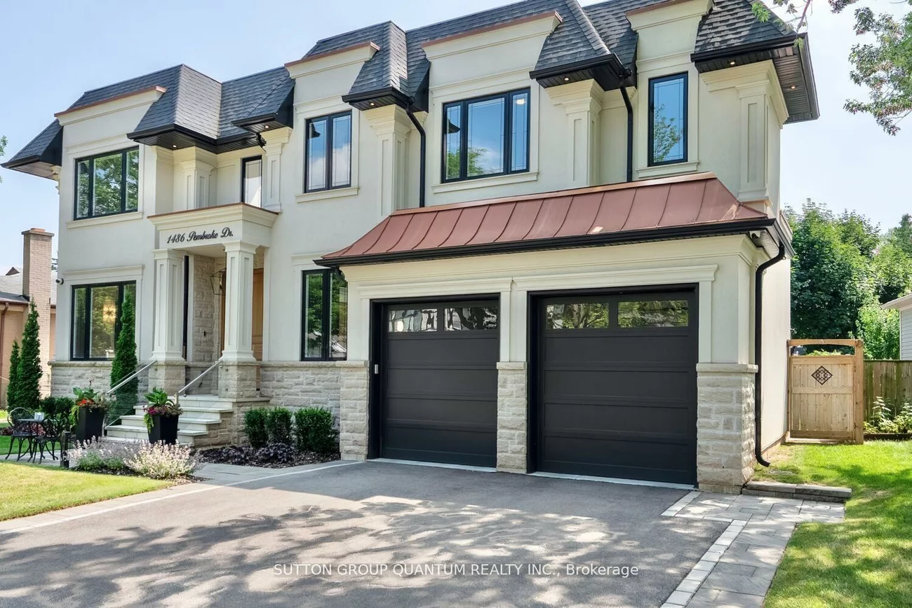1486, Pembroke, 1003 - CP College Park, Oakville