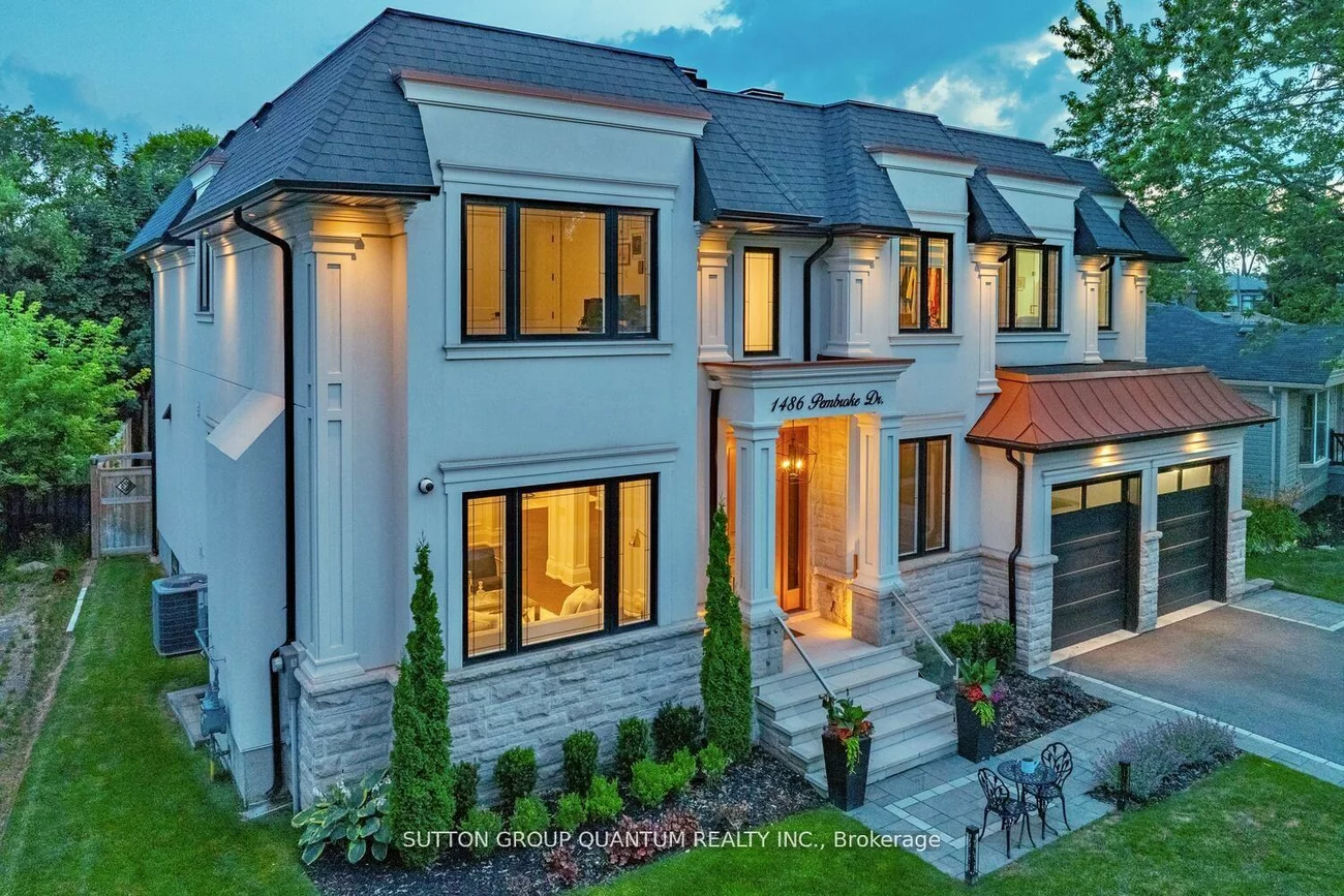 1486, Pembroke, 1003 - CP College Park, Oakville