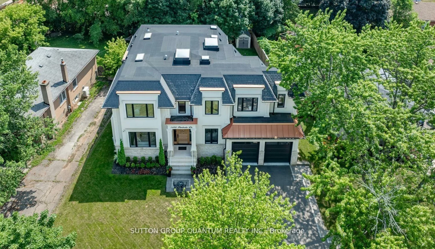 1486, Pembroke, 1003 - CP College Park, Oakville