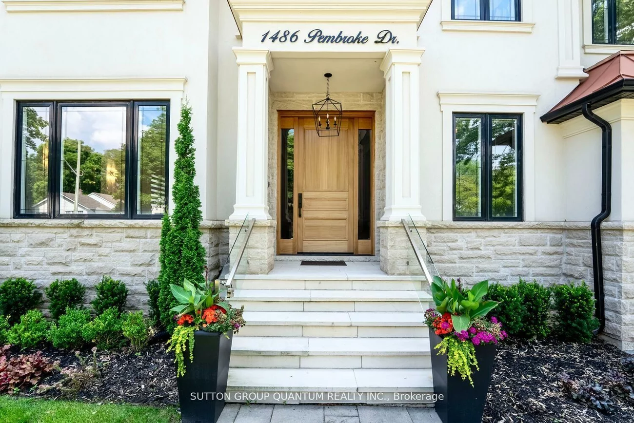 1486, Pembroke, 1003 - CP College Park, Oakville