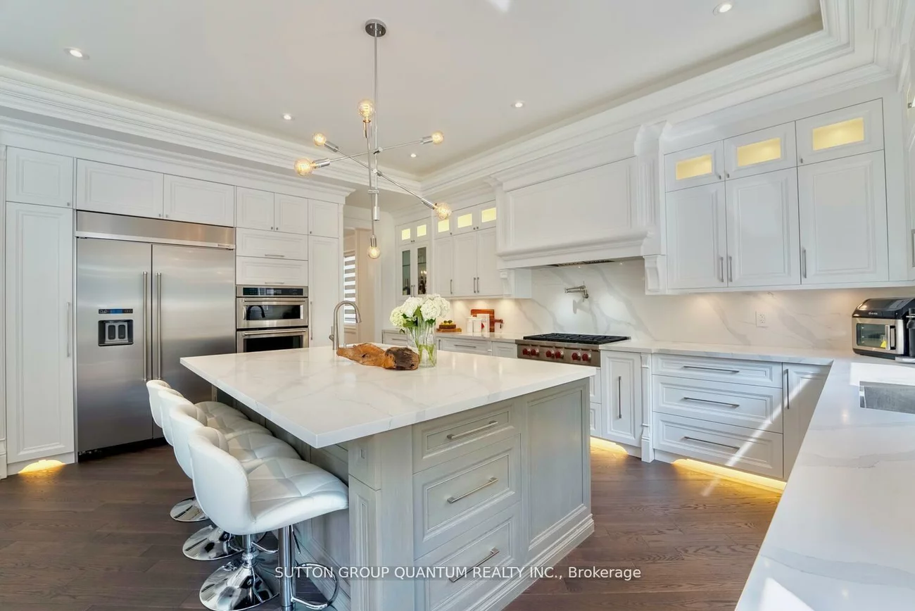 1486, Pembroke, 1003 - CP College Park, Oakville