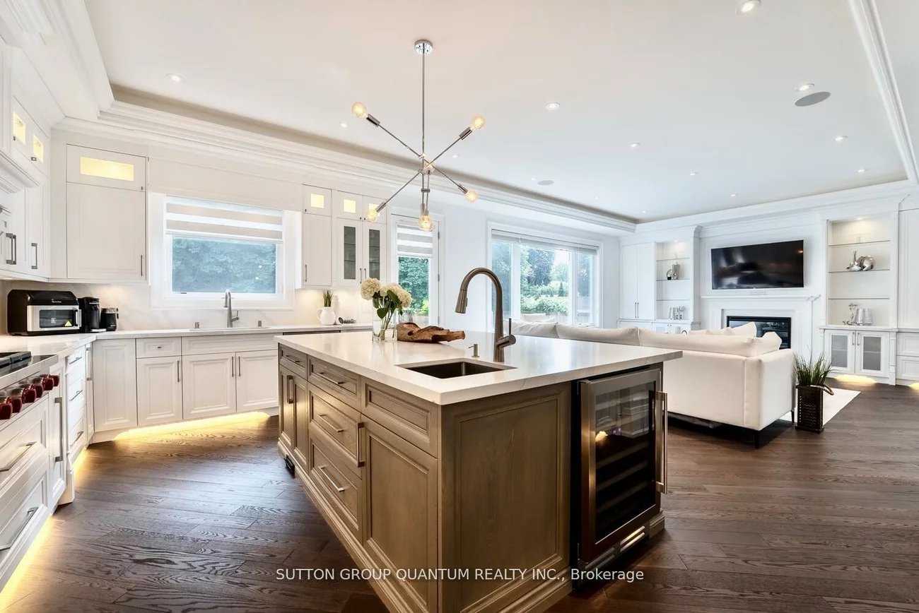 1486, Pembroke, 1003 - CP College Park, Oakville