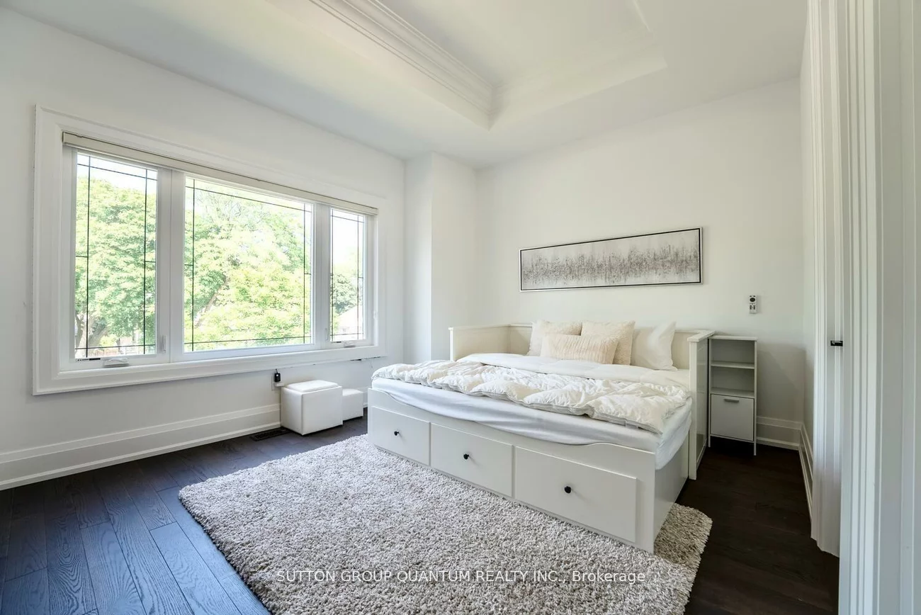 1486, Pembroke, 1003 - CP College Park, Oakville