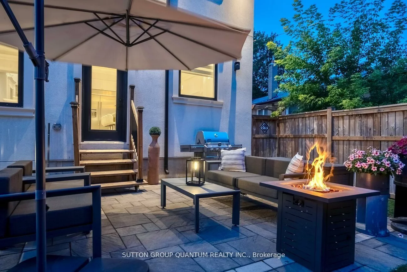 1486, Pembroke, 1003 - CP College Park, Oakville