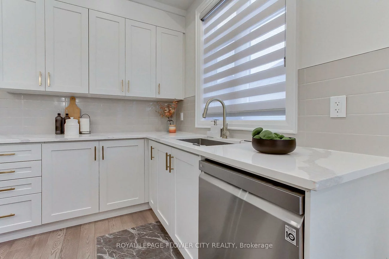 3379, Post, 1008 - GO Glenorchy, Oakville