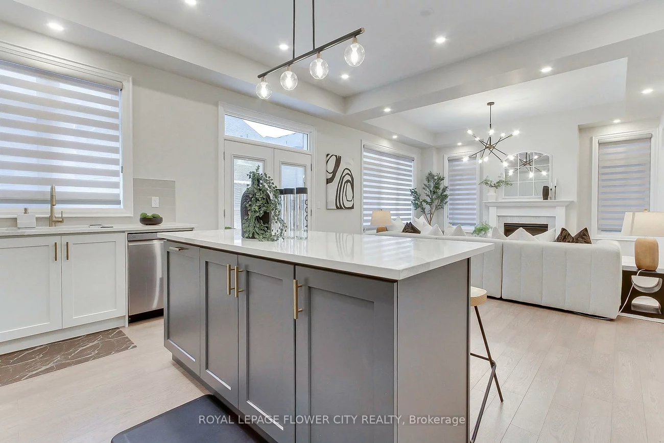 3379, Post, 1008 - GO Glenorchy, Oakville