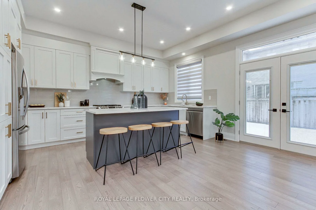 3379, Post, 1008 - GO Glenorchy, Oakville