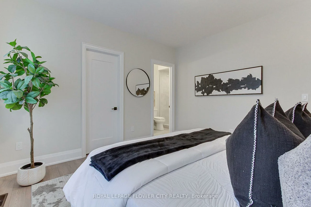 3379, Post, 1008 - GO Glenorchy, Oakville