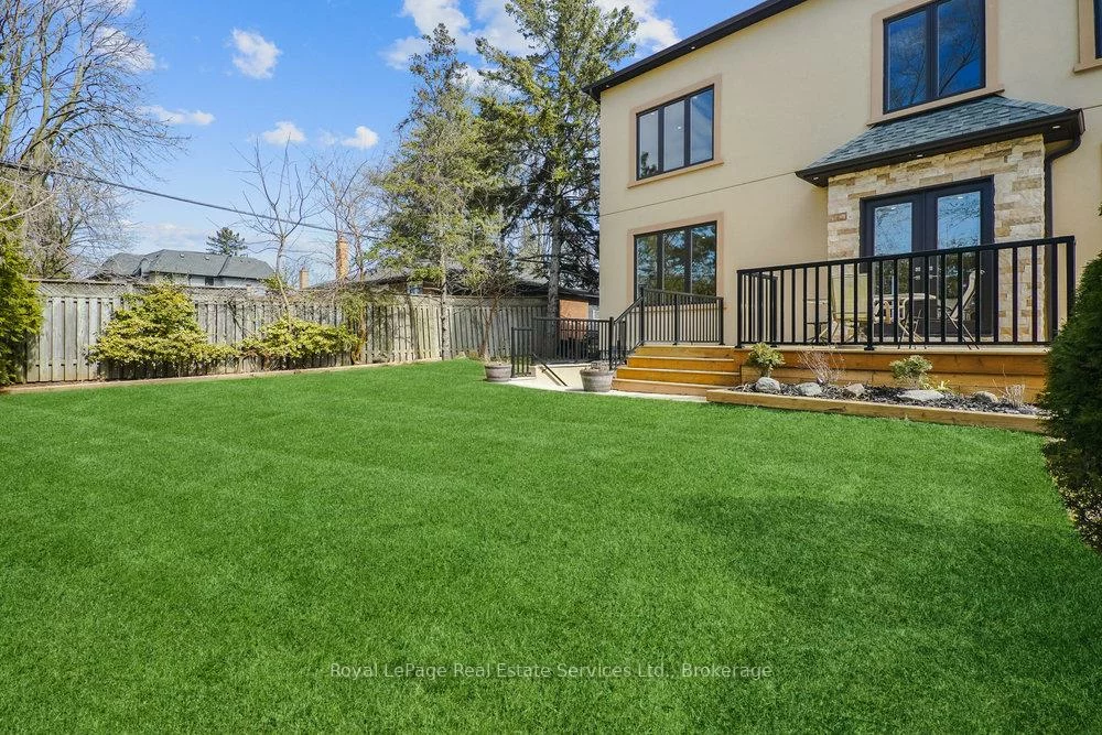 1211, Pinegrove, 1020 - WO West, Oakville