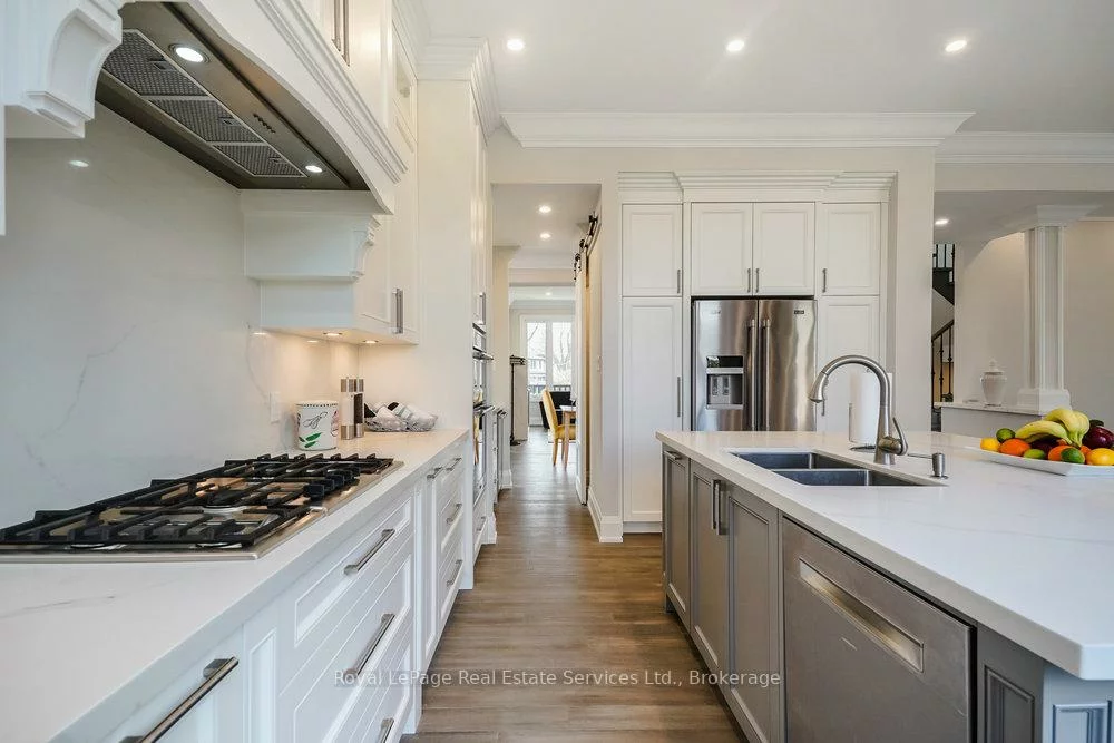 1211, Pinegrove, 1020 - WO West, Oakville