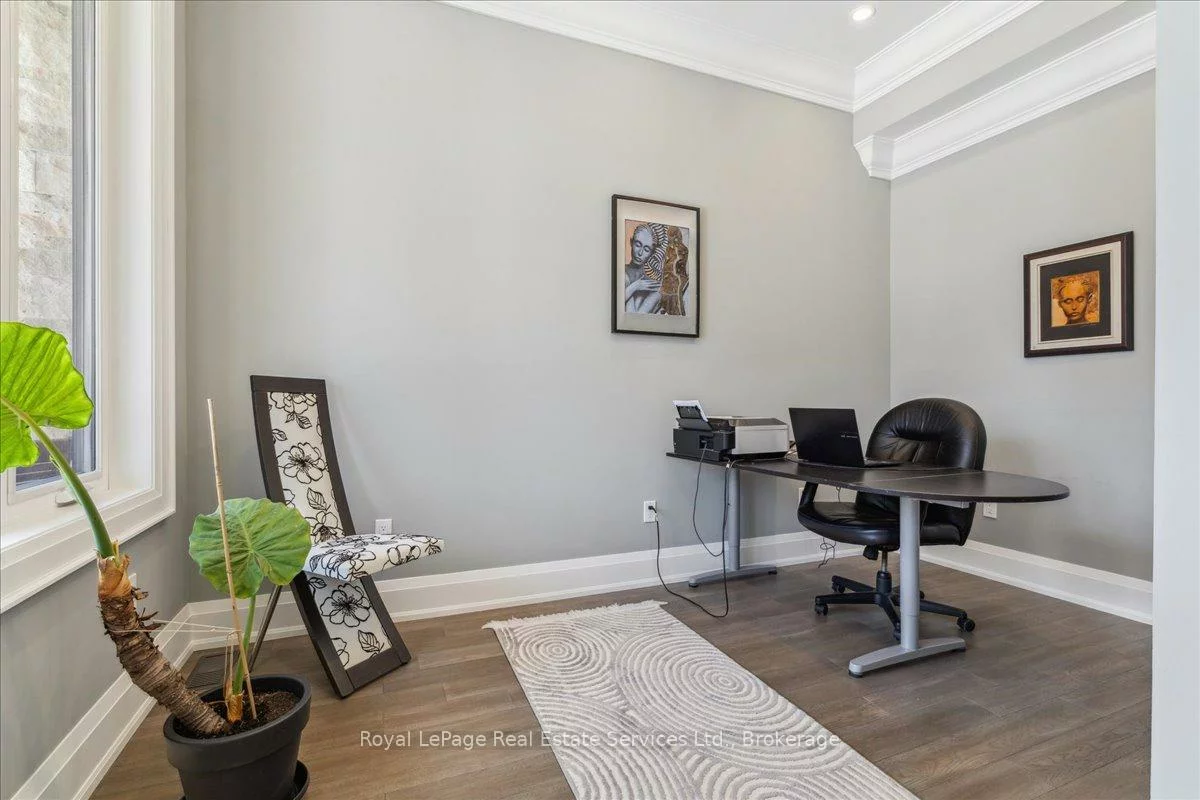 1211, Pinegrove, 1020 - WO West, Oakville