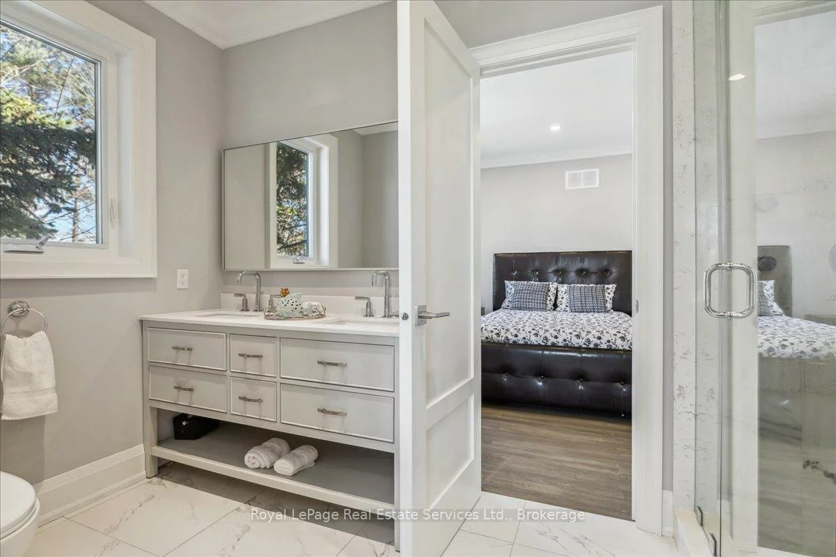1211, Pinegrove, 1020 - WO West, Oakville