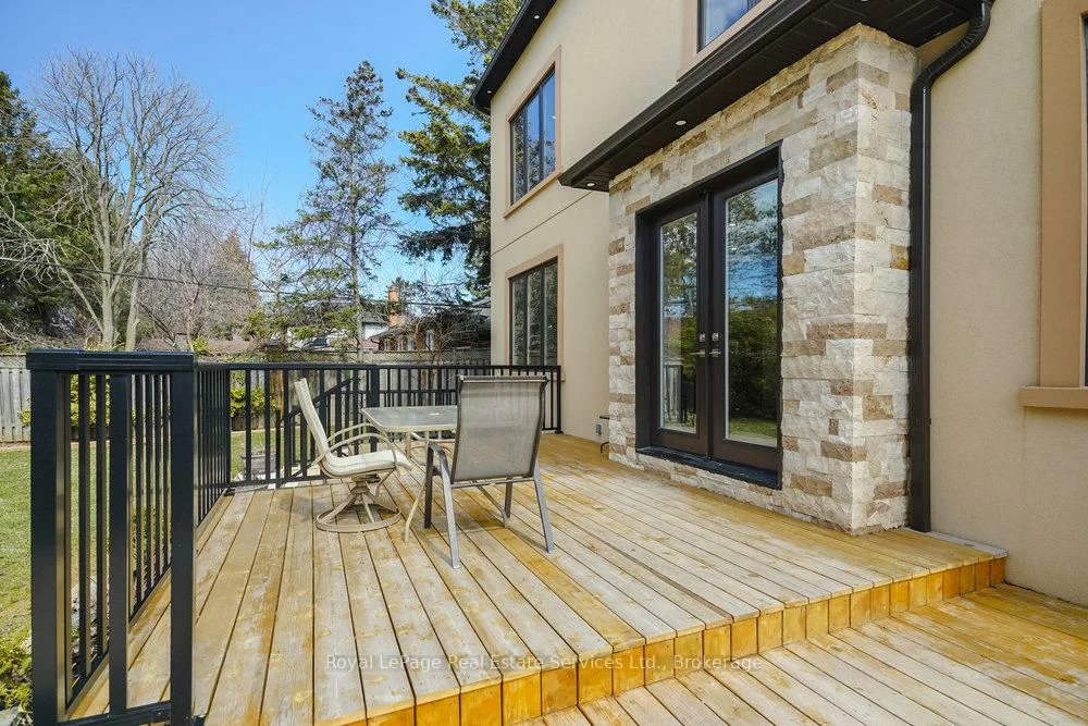1211, Pinegrove, 1020 - WO West, Oakville